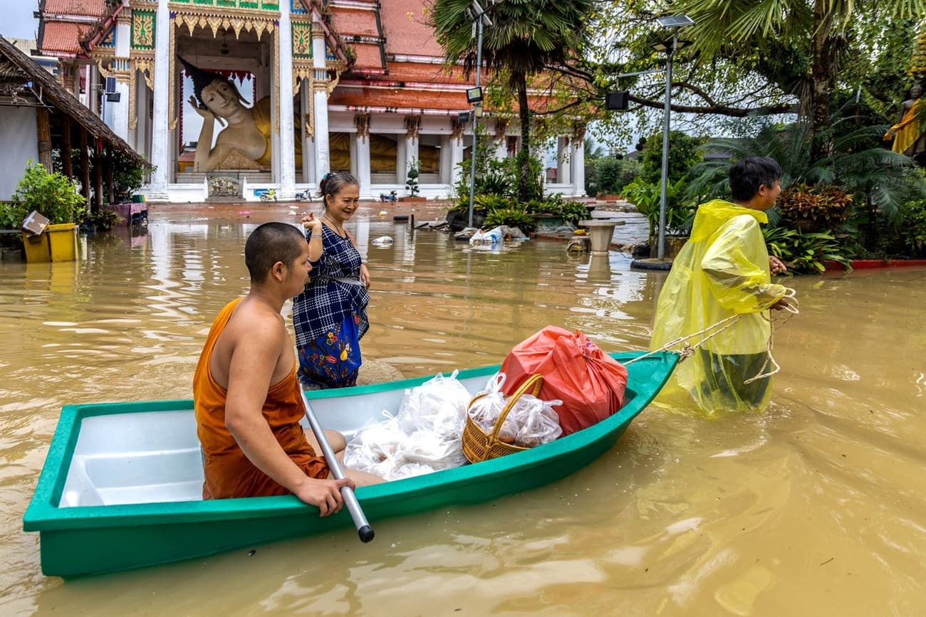 Thai Floods Budget Bro Travel App