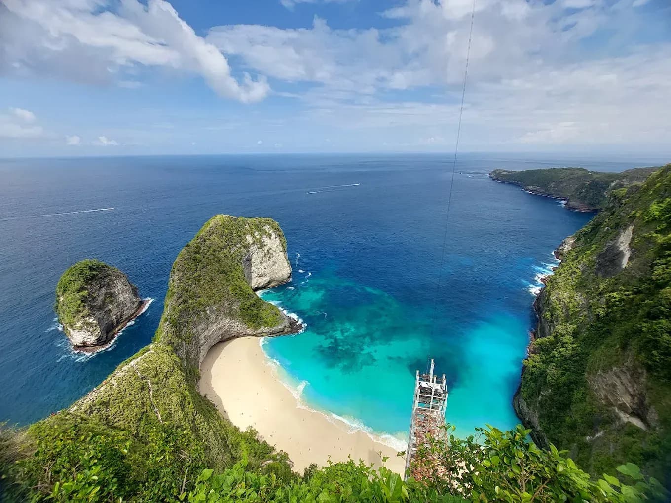 Bali’s Kelingking Beach Lift | BudgetBro