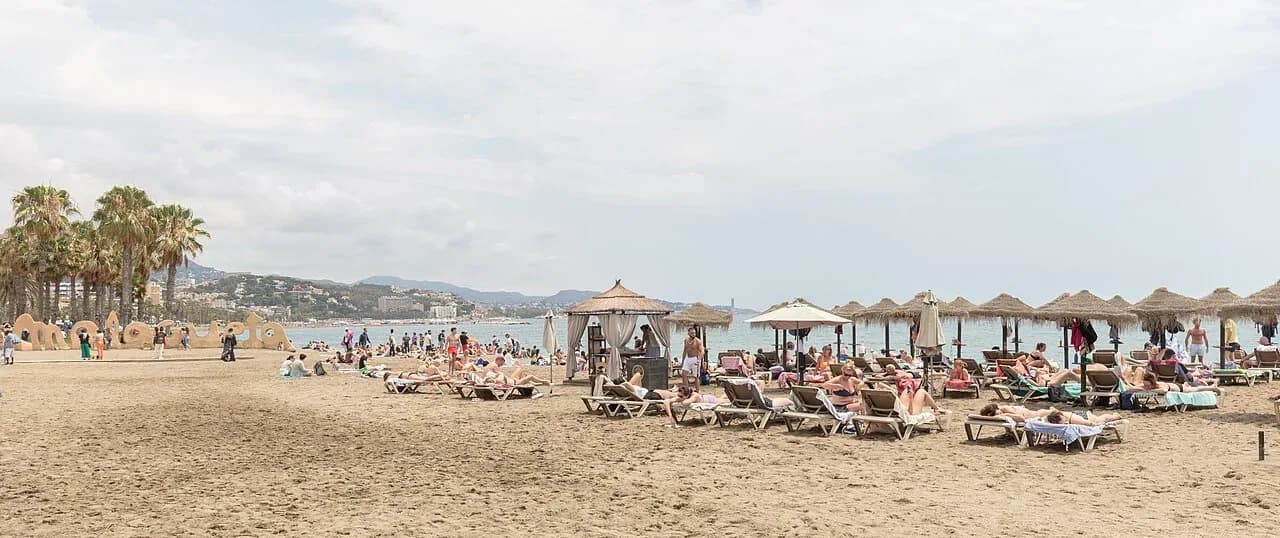 Playa de la Malagueta, the city beach in Málaga | BudgetBro