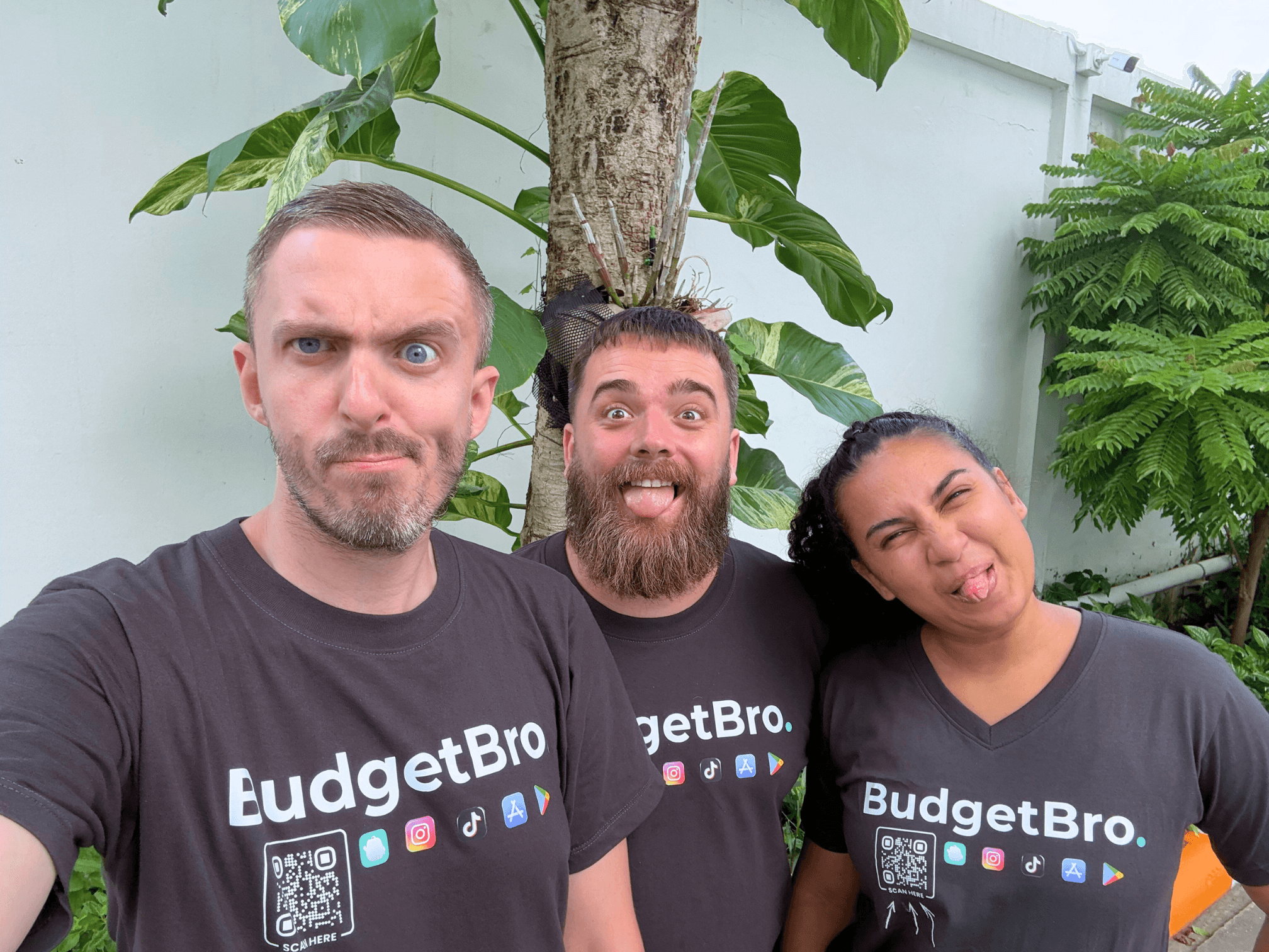 BudgetBro Family Photo Travel budget App
