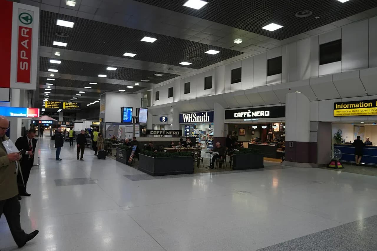 Departures hall at Manchester Airport Terminal 2 | BudgetBro