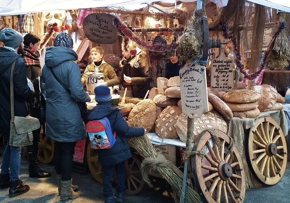 Gdansk Christmas market. Photo: MOs810, CC BY-SA 4.0, Wikimedia Commons. | BudgetBro